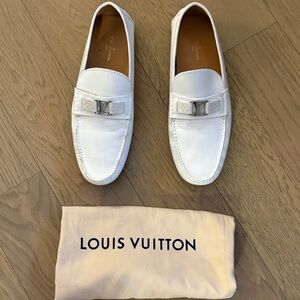 Louis Vuitton Elegant White Leather Loafers